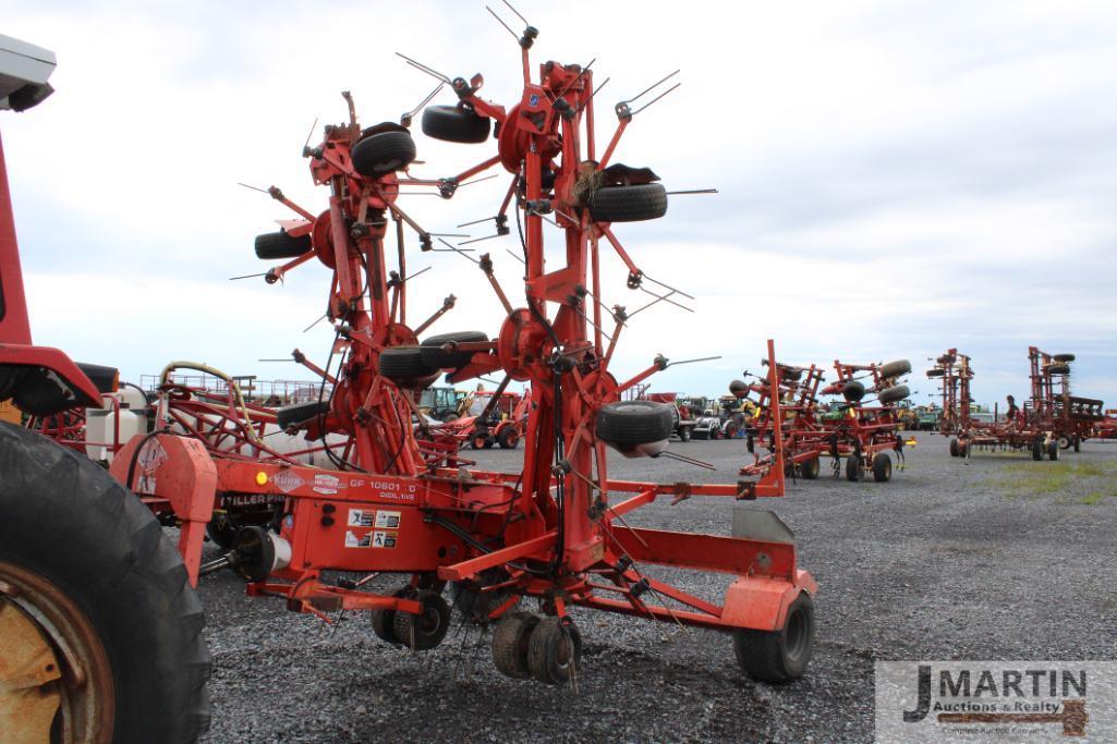 Kuhn AF 10 601 tedder