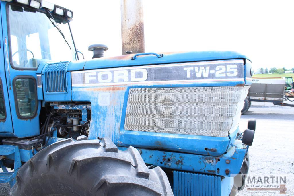 Ford TW 25 tractor