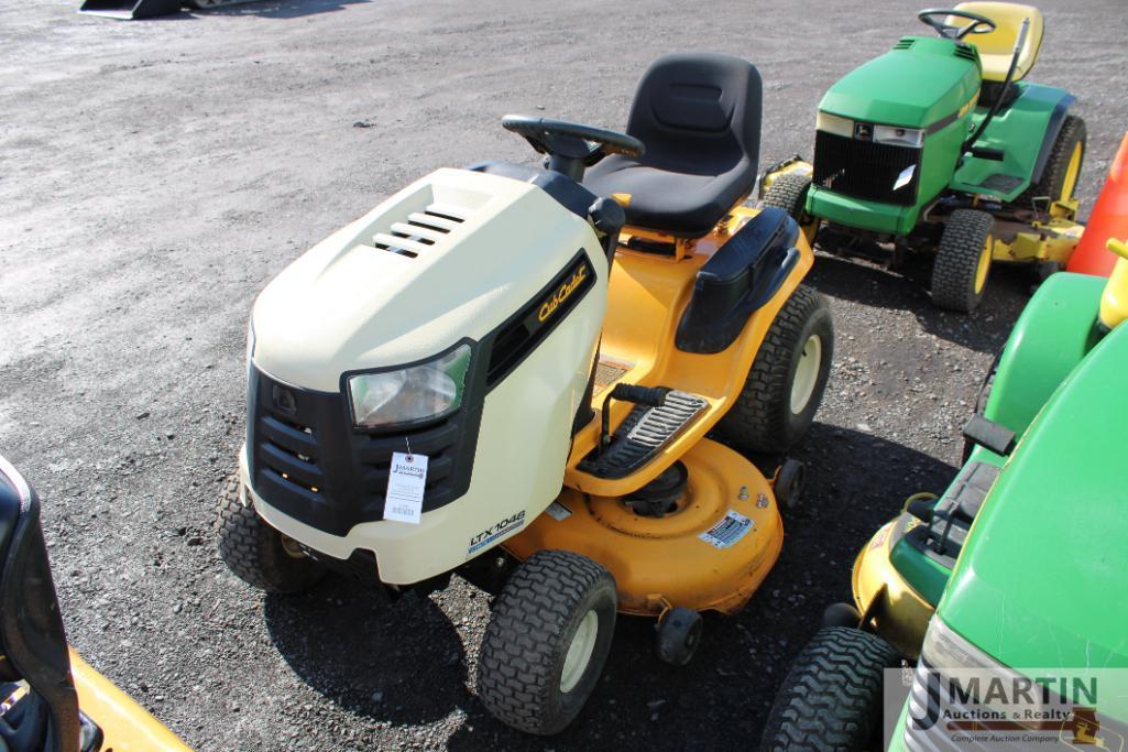 Cub Cadet 1046 riding mower