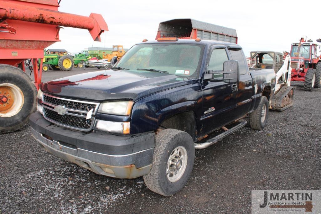 2005 Chevy Silverado 2500HD pickup