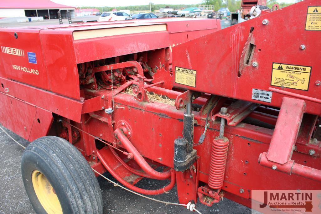 NH 316 small square baler