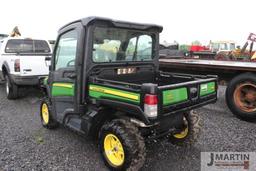 JD 835M gator