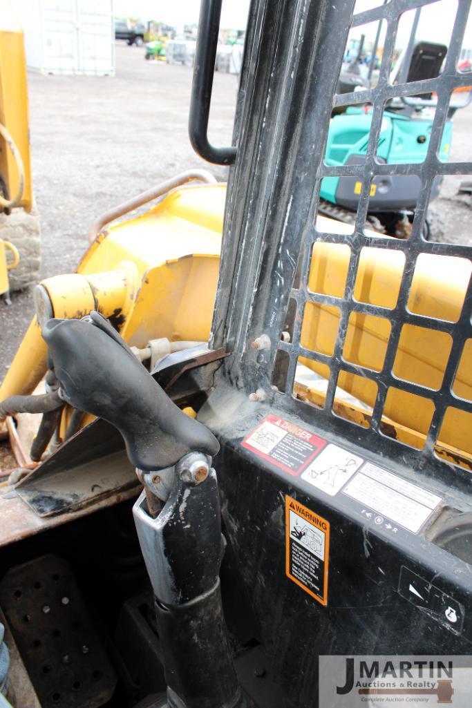 2008 JD 320 skid loader