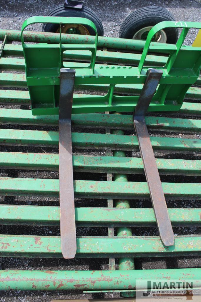 HLA HD42 loader mount pallet forks