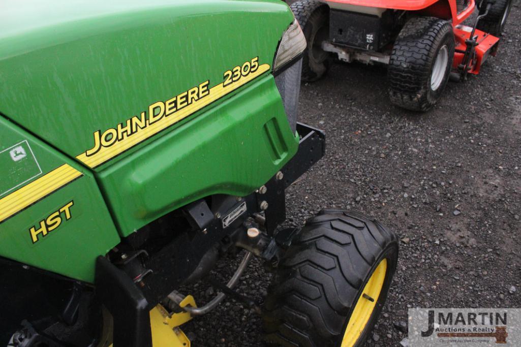 JD 2305 HST compact tractor