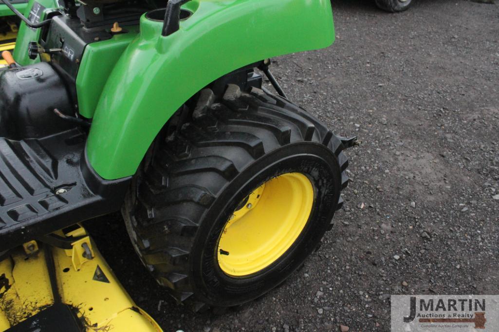 JD 2305 HST compact tractor