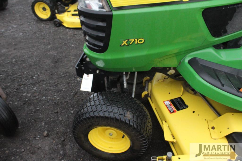 JD X710 riding mower