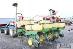 JD 7000 4 row planter