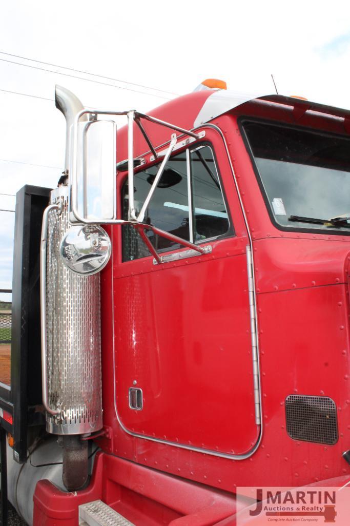 1999 Peterbilt 377 semi