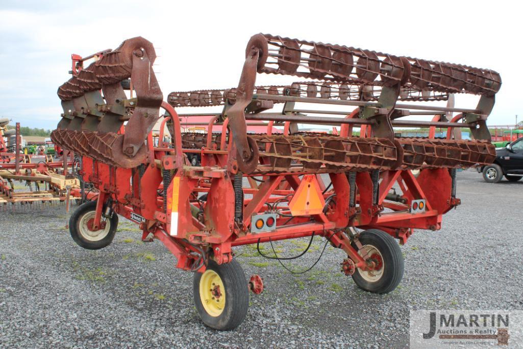 Unverferth 42' rolling harrow II