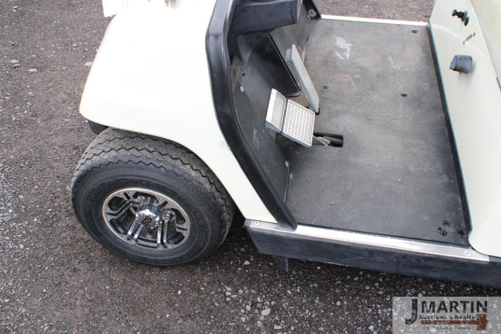 Yamaha gas golf cart