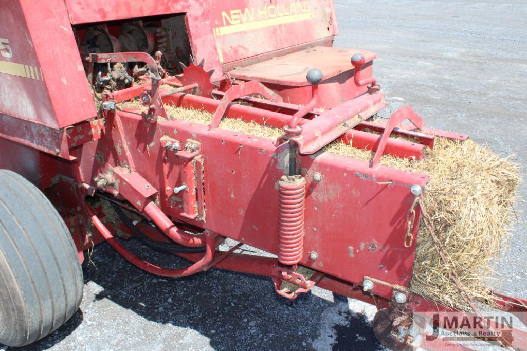 NH 575 small sqaure baler