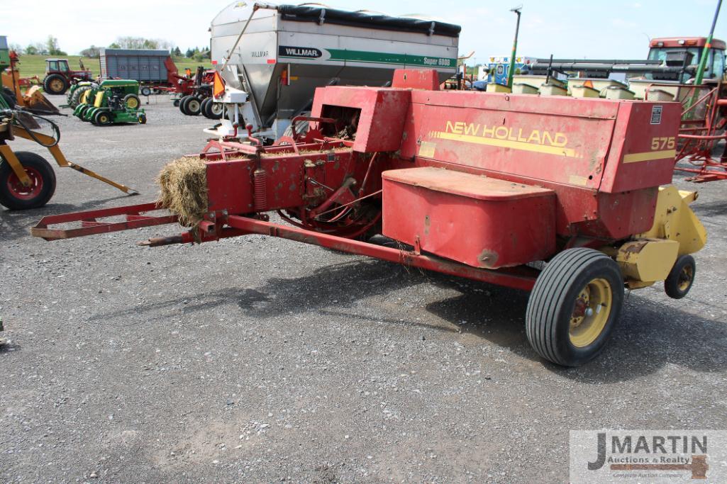 NH 575 small sqaure baler