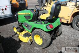 JD X710 riding mower