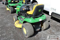 JD L118 riding mower