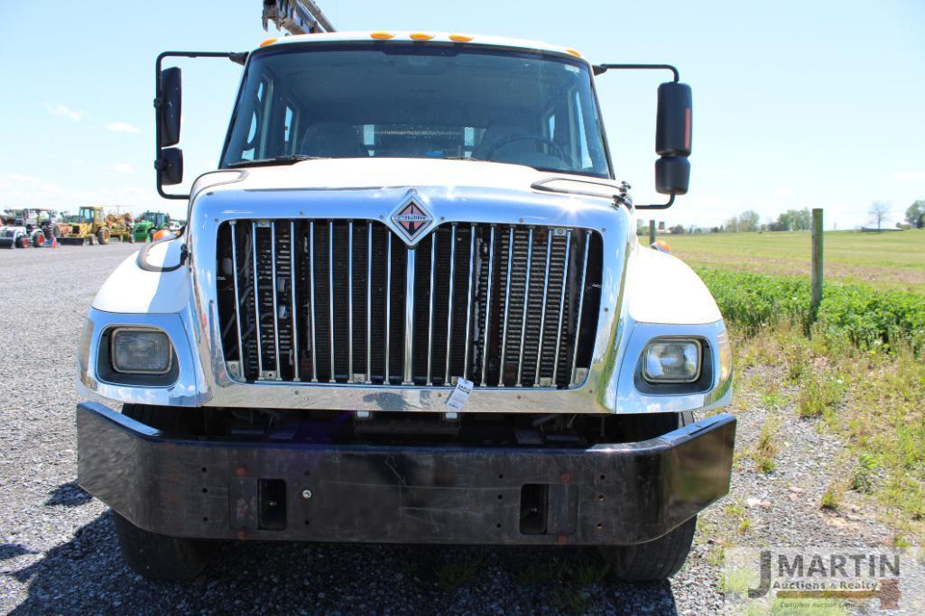 2006 International 7500 boom/ crane truck