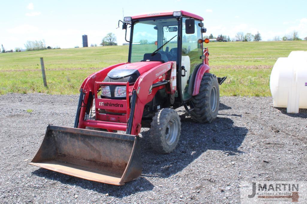 Mahindra 158 HST tractor/loader/backhoe