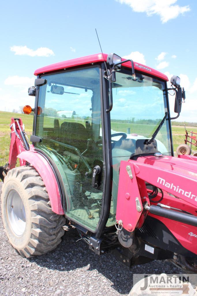 Mahindra 158 HST tractor/loader/backhoe