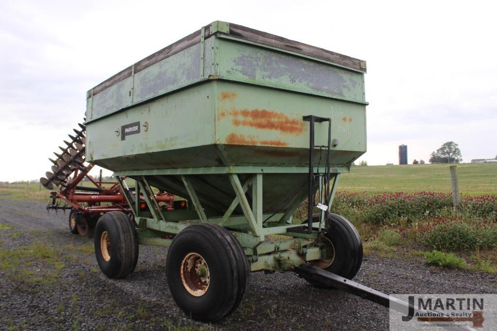 Parker 400bu gravity wagon