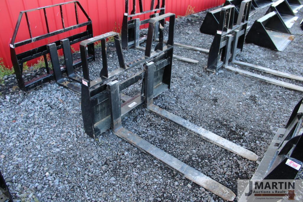 Kivel 4200# skid mount pallet forks