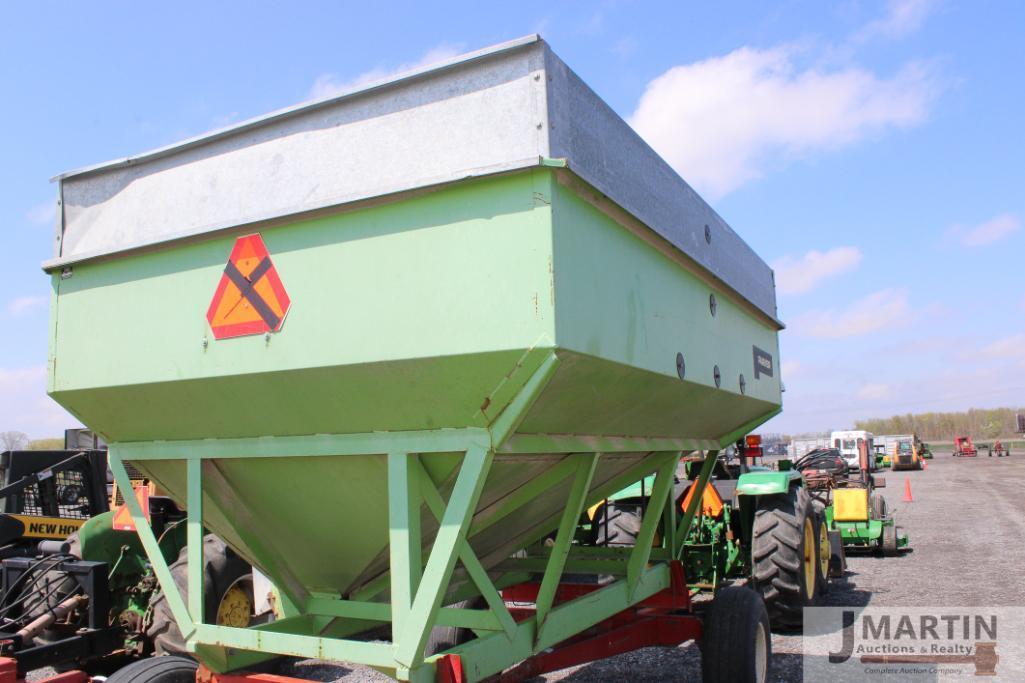 Parker 2600 400bu gravity wagon