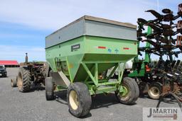 Parker 2600 400bu gravity wagon