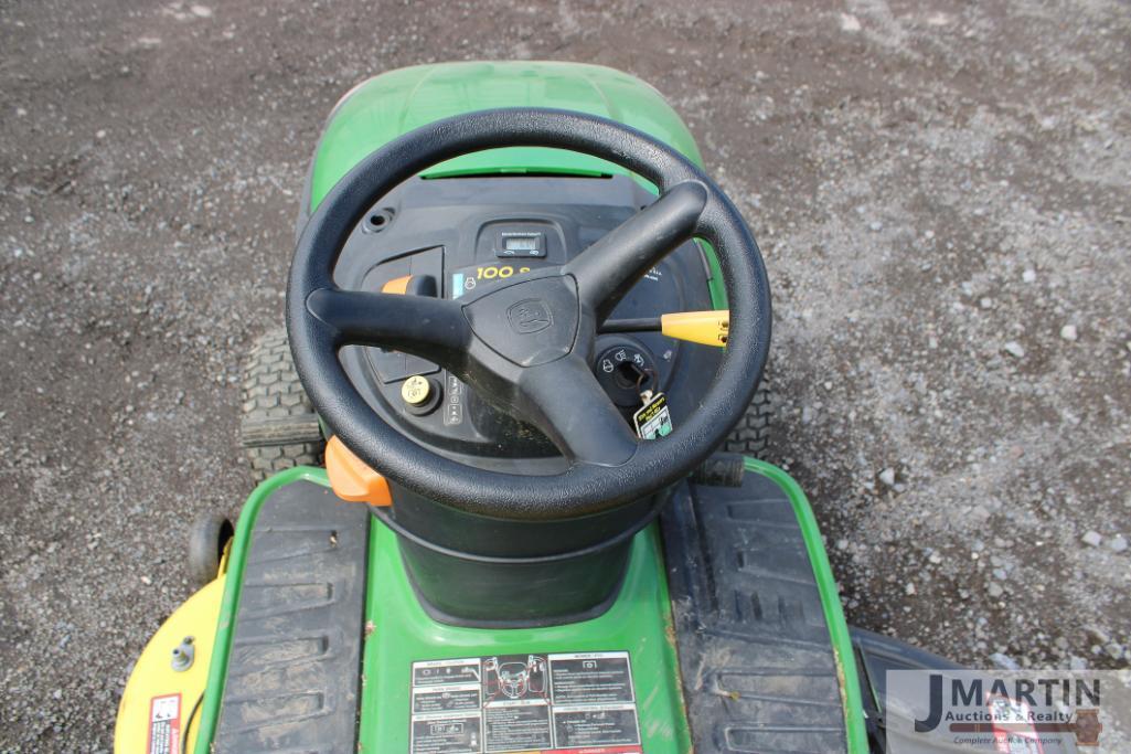 JD E100 riding mower