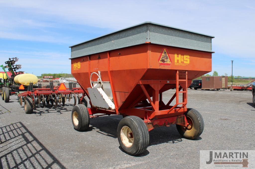 H&S 300bu gravity wagon