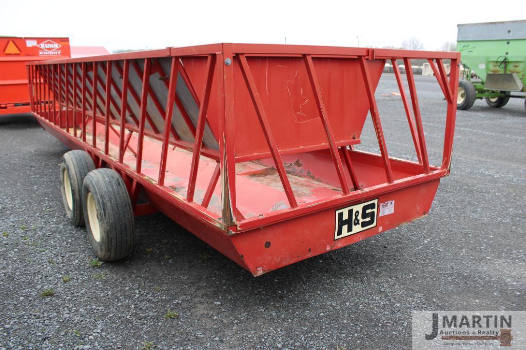 H&S 24' feeder wagon