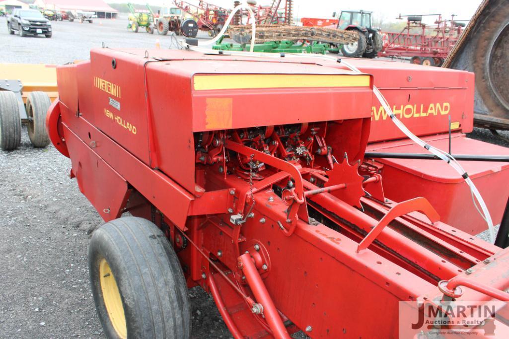 NH 316 small square baler