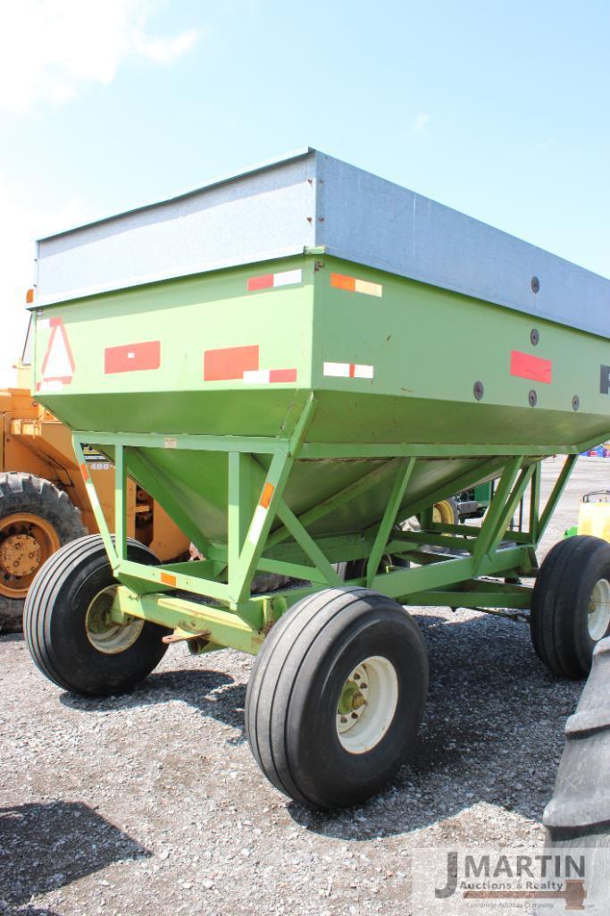 Parker 2600 gravity wagon