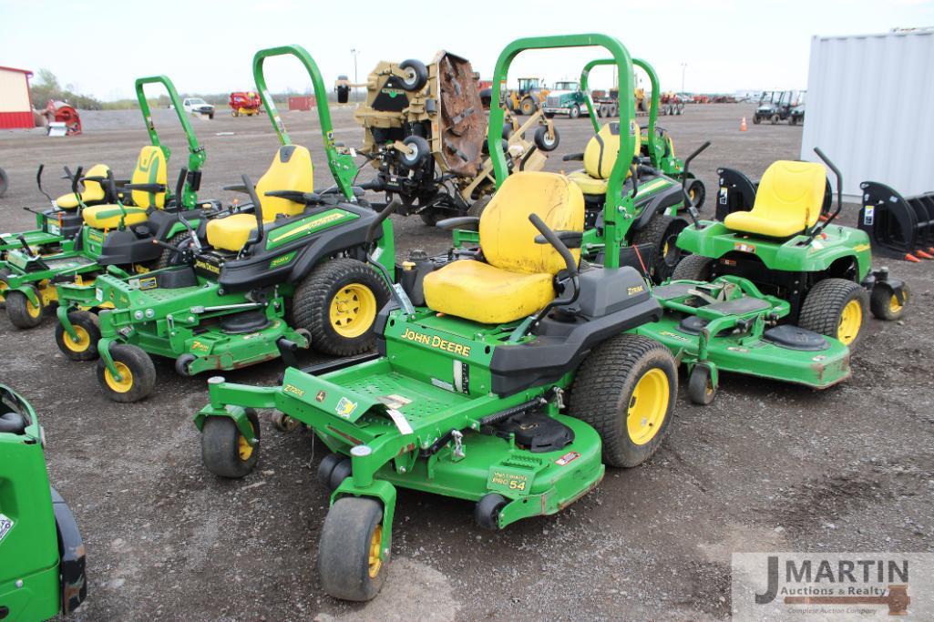 2022 JD Z720E zero turn