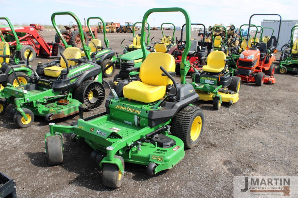 2022 JD Z720E zero turn