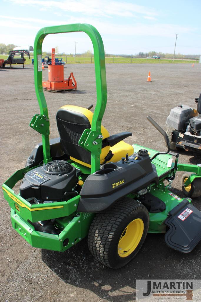 2022 JD Z720E zero turn