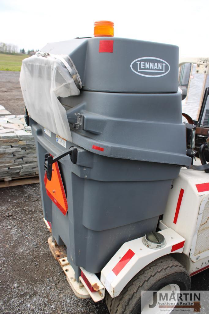 Tenant 4300 vacuum sweeper