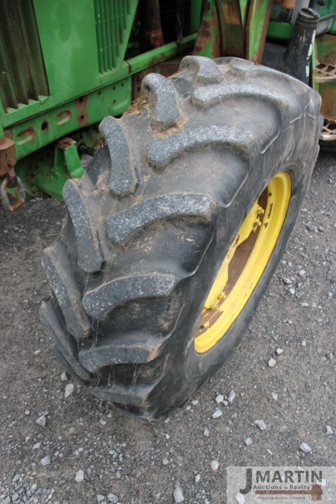 JD 6200 tractor w/ JD 640 loader