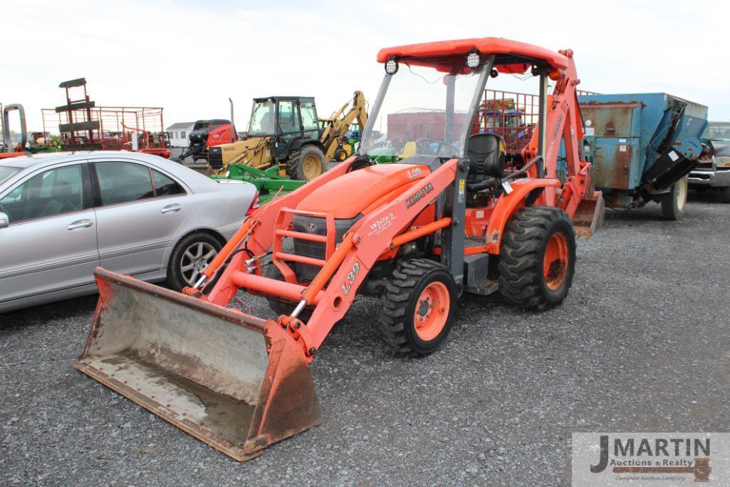 Kubota L39 tractor loader backhoe