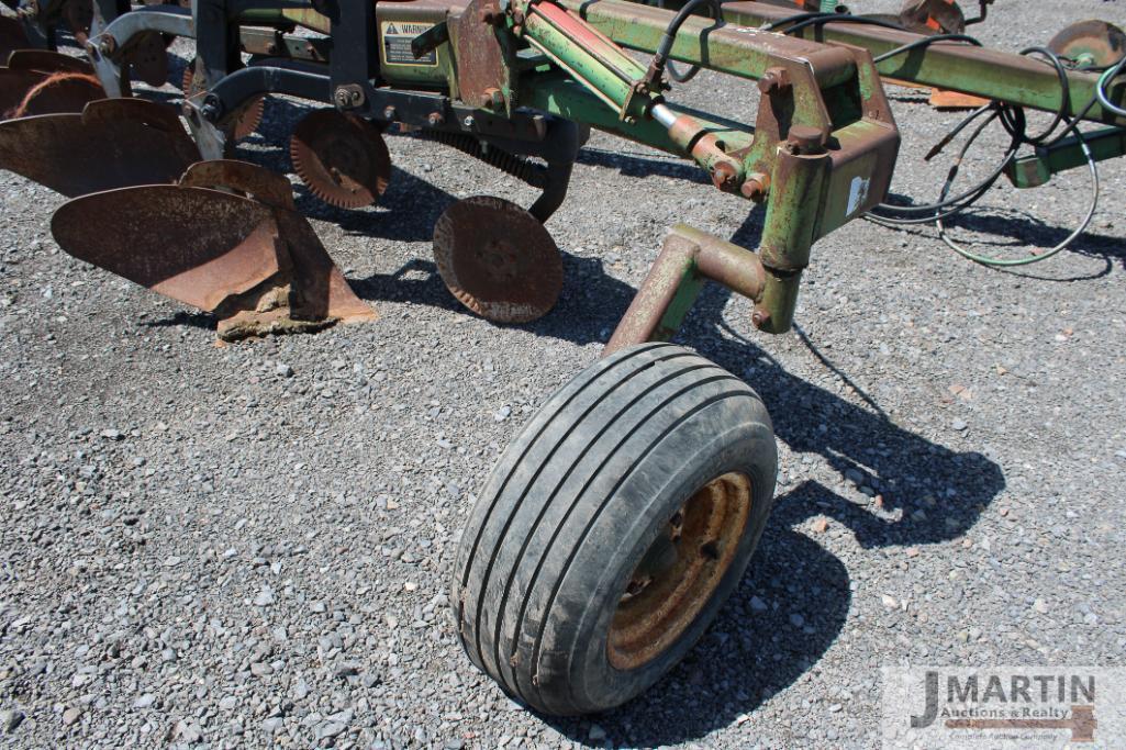 JD 2800 6 bottom plow