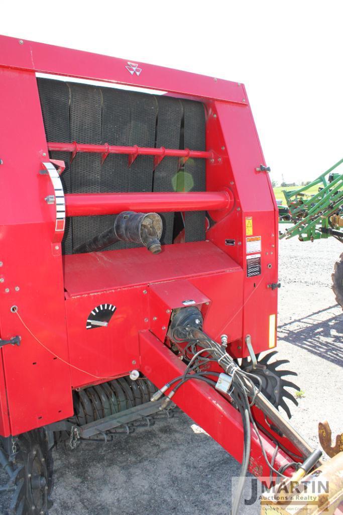 Massey Ferguson Hesston round baler