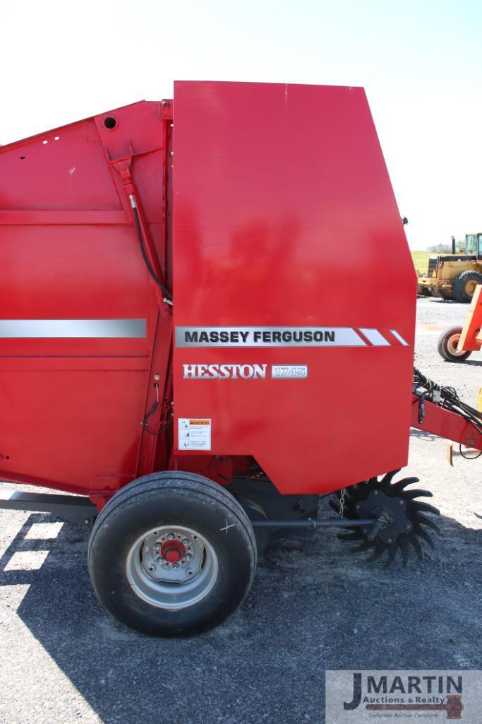 Massey Ferguson Hesston round baler