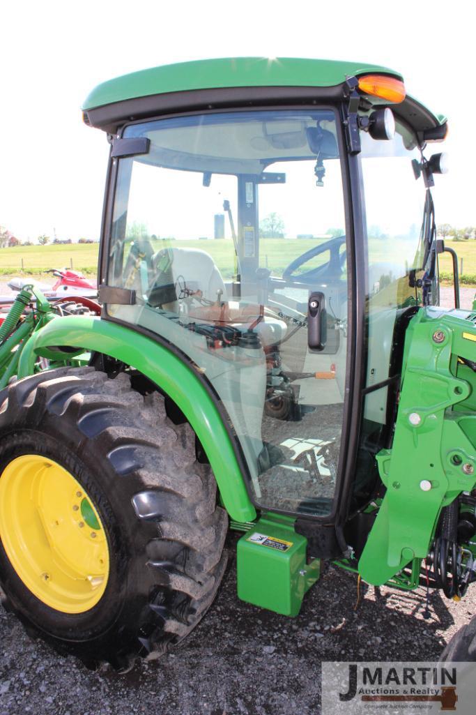 2022 JD 4052R tractor w/ 440R loader