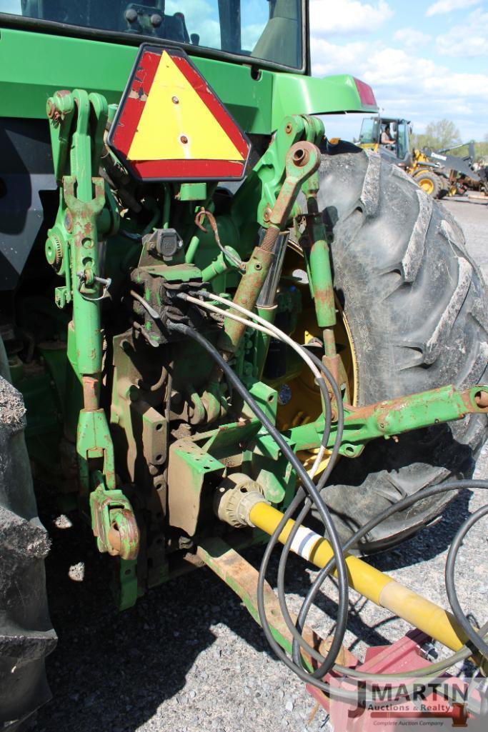 JD 7210 tractor w/ 740 loader