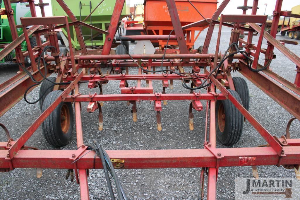 IH 24' field cultivator