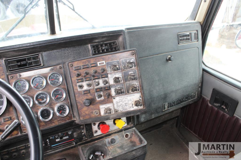 1998 Kenworth semi tractor