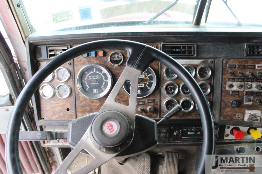 1998 Kenworth semi tractor