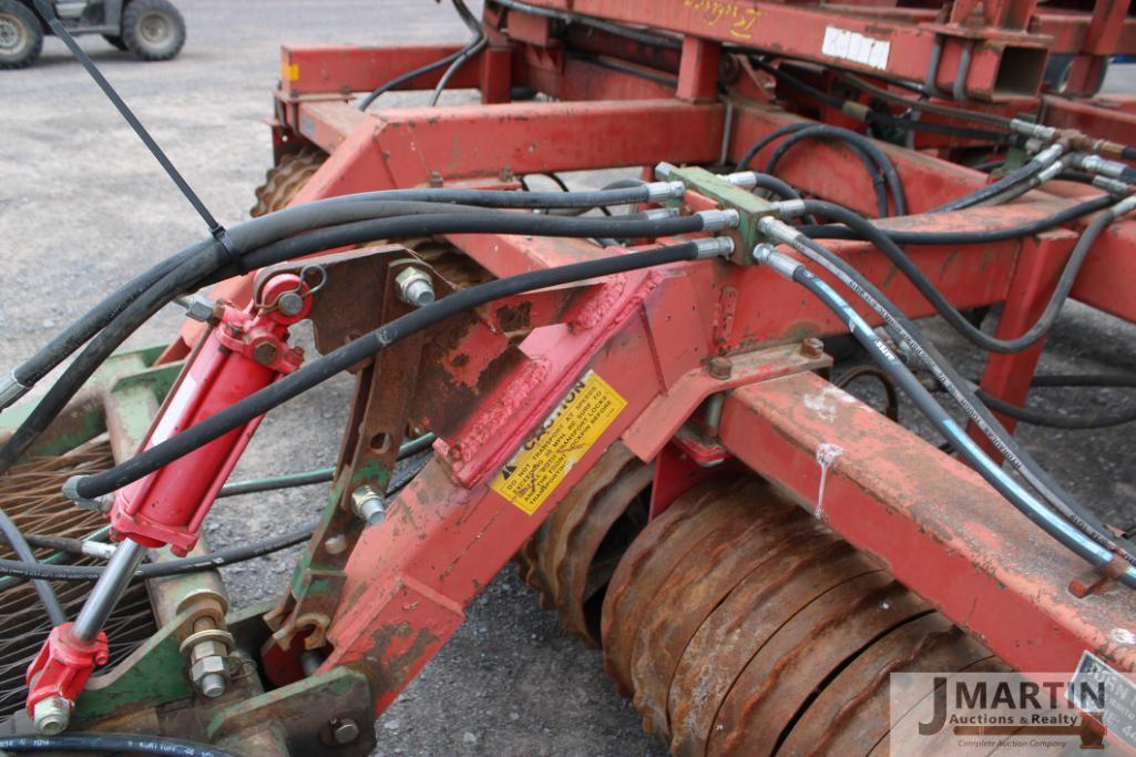 Brillion 27' flat fold cultimulcher