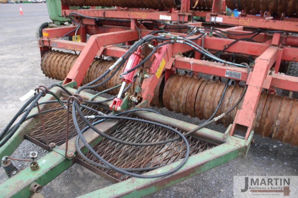 Brillion 27' flat fold cultimulcher