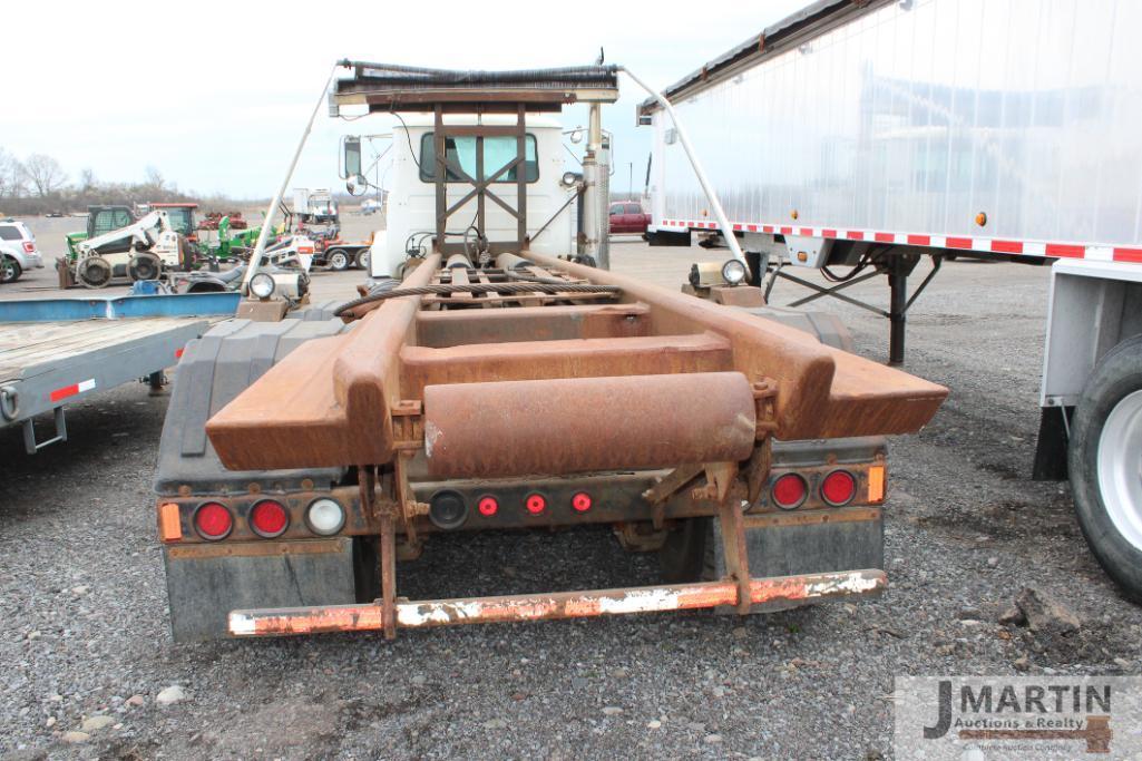 2000 Mack RD6 roll-off truck