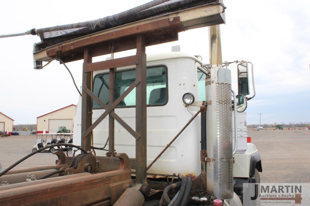 2000 Mack RD6 roll-off truck