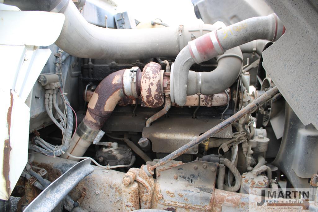 2000 Mack RD6 roll-off truck
